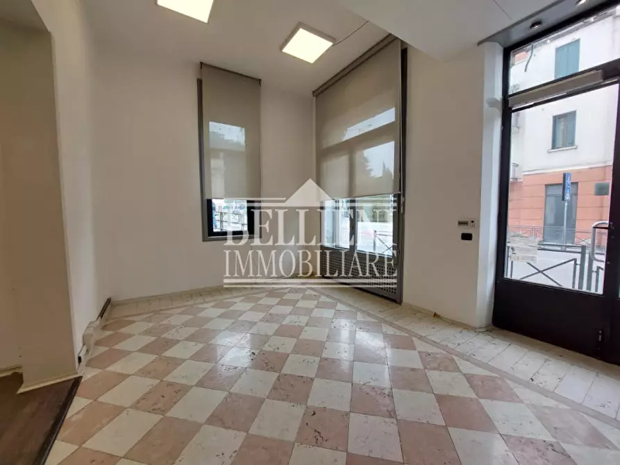 Immagine 4 di Negozio in affitto  in Viale Risorgimento Nazionale a Vicenza