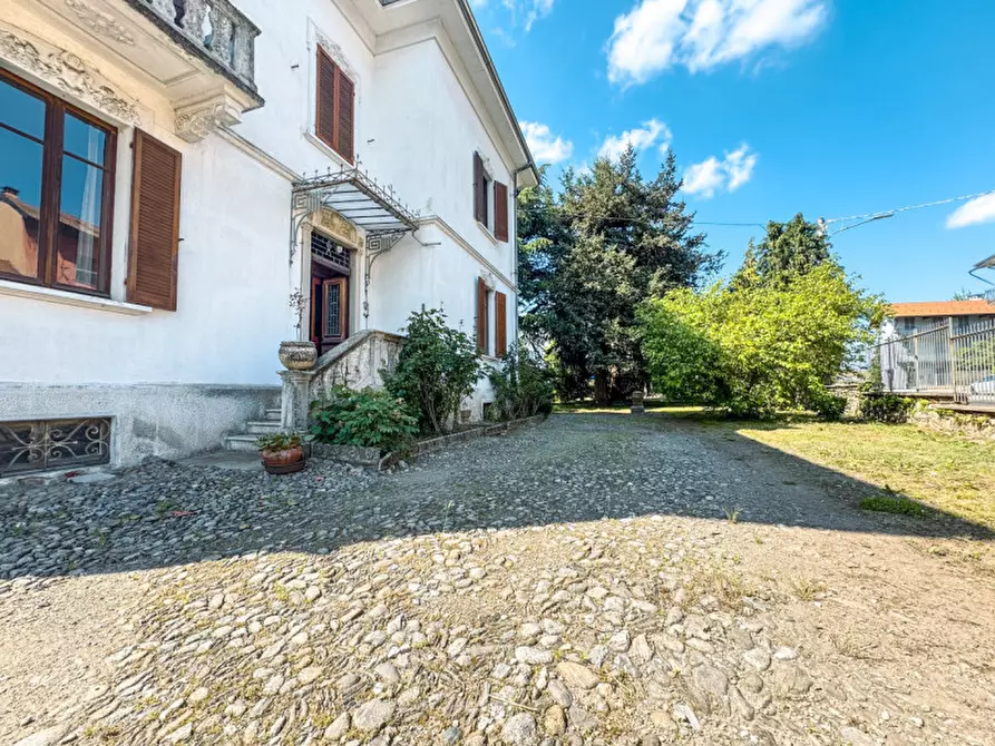 Immagine 18 di Villa in vendita  in via arona 85 a Borgomanero