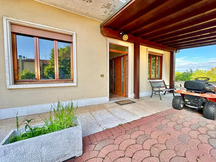 Immagine 10 di Casa bifamiliare in vendita  in via chiavica a Lonigo