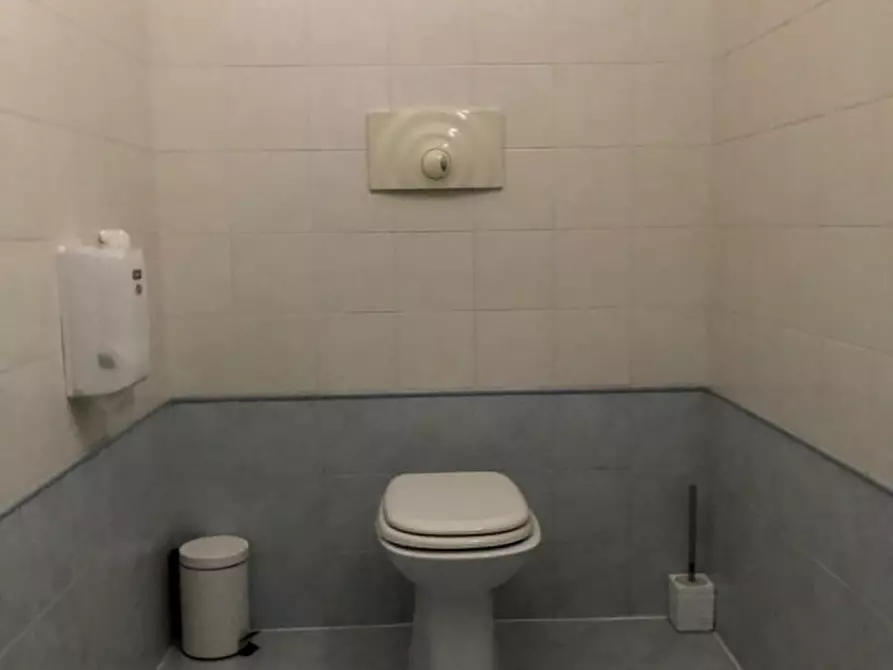 Immagine 12 di Attività commerciale in affitto  in via Santa Eurosia a Piovene Rocchette