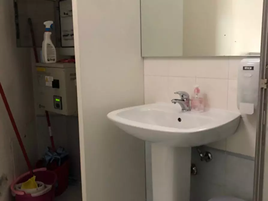 Immagine 13 di Attività commerciale in affitto  in via Santa Eurosia a Piovene Rocchette