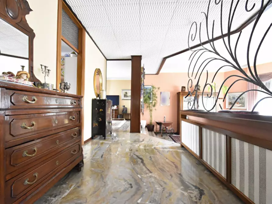 Immagine 8 di Villa in vendita  in Via Enrico Fermi n. 7 a Bussolengo