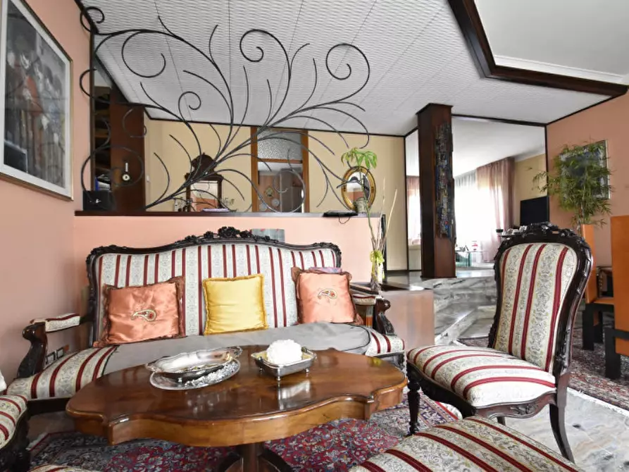 Immagine 13 di Villa in vendita  in Via Enrico Fermi n. 7 a Bussolengo