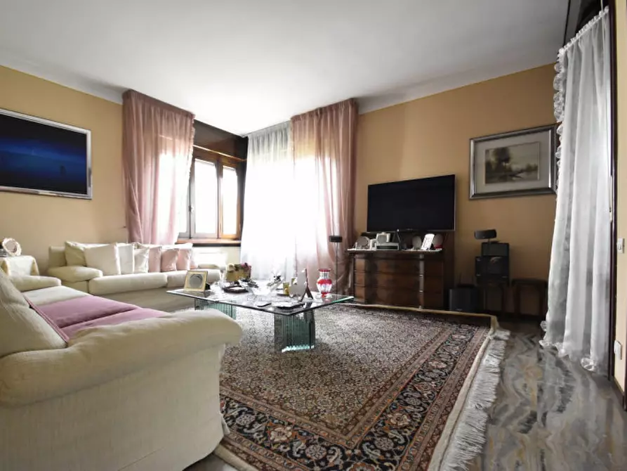 Immagine 14 di Villa in vendita  in Via Enrico Fermi n. 7 a Bussolengo