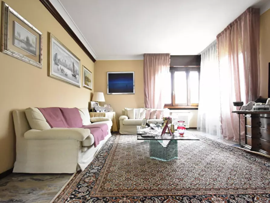 Immagine 15 di Villa in vendita  in Via Enrico Fermi n. 7 a Bussolengo