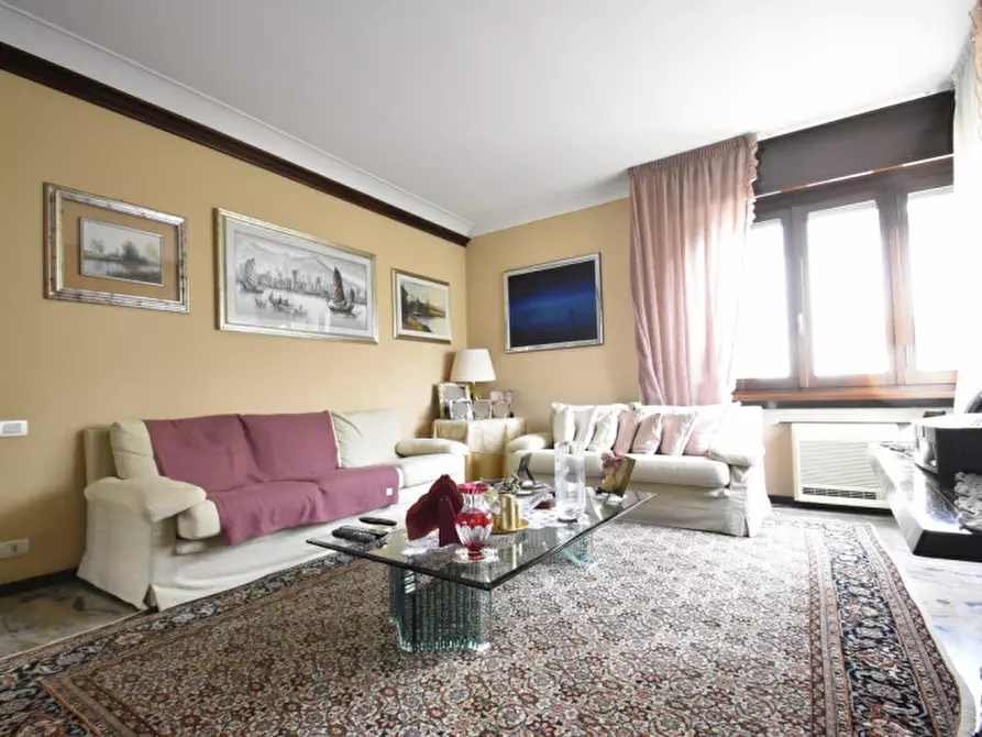 Immagine 16 di Villa in vendita  in Via Enrico Fermi n. 7 a Bussolengo