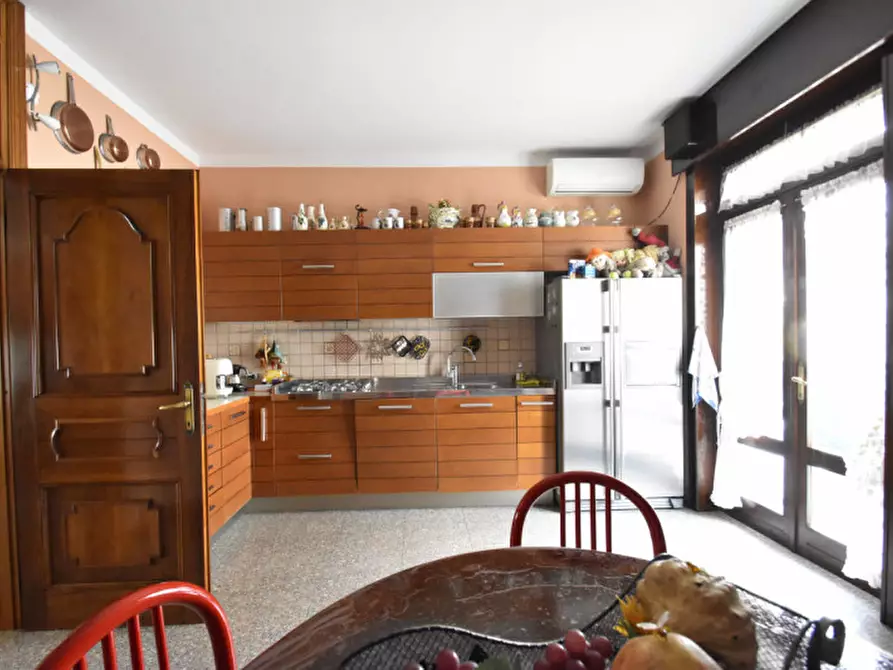 Immagine 21 di Villa in vendita  in Via Enrico Fermi n. 7 a Bussolengo