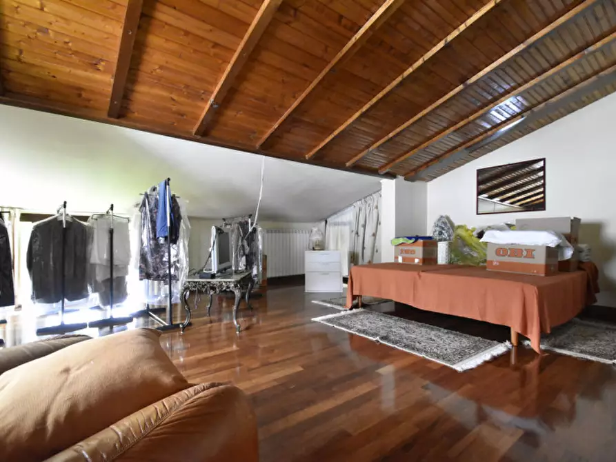 Immagine 44 di Villa in vendita  in Via Enrico Fermi n. 7 a Bussolengo