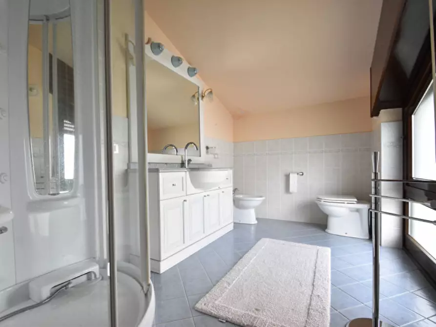 Immagine 47 di Villa in vendita  in Via Enrico Fermi n. 7 a Bussolengo