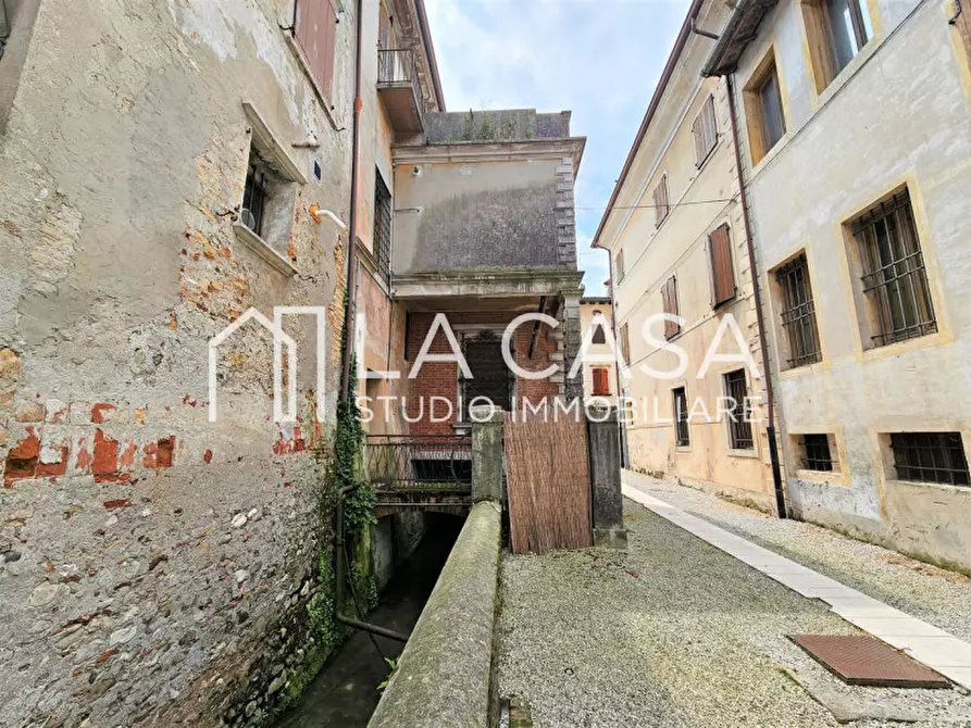 Immagine 3 di Palazzo in vendita  in piazza castello a Valvasone Arzene