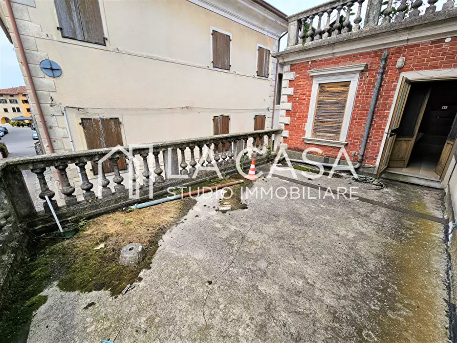 Immagine 5 di Palazzo in vendita  in piazza castello a Valvasone Arzene