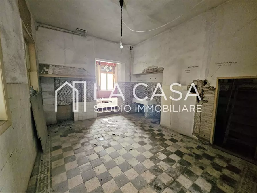 Immagine 8 di Palazzo in vendita  in piazza castello a Valvasone Arzene