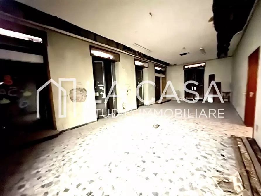 Immagine 9 di Palazzo in vendita  in piazza castello a Valvasone Arzene