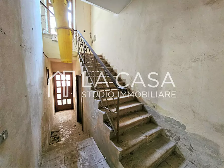 Immagine 13 di Palazzo in vendita  in piazza castello a Valvasone Arzene