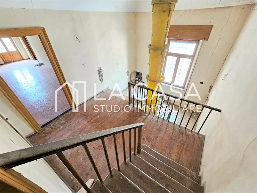 Immagine 14 di Palazzo in vendita  in piazza castello a Valvasone Arzene