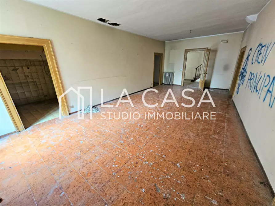 Immagine 15 di Palazzo in vendita  in piazza castello a Valvasone Arzene