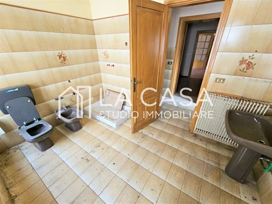 Immagine 18 di Palazzo in vendita  in piazza castello a Valvasone Arzene