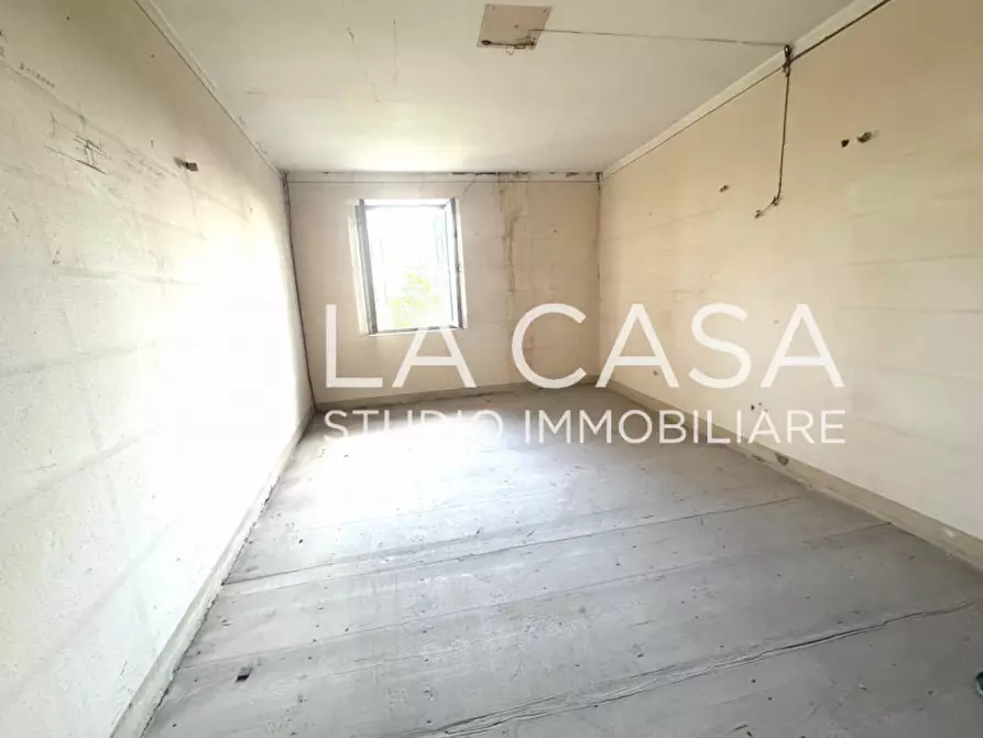 Immagine 26 di Palazzo in vendita  in piazza castello a Valvasone Arzene