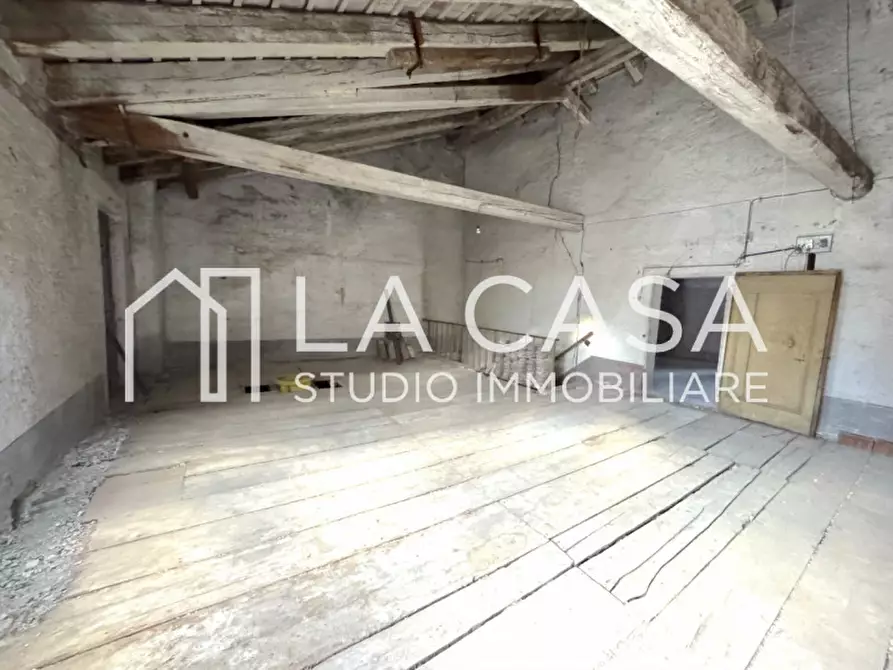 Immagine 27 di Palazzo in vendita  in piazza castello a Valvasone Arzene