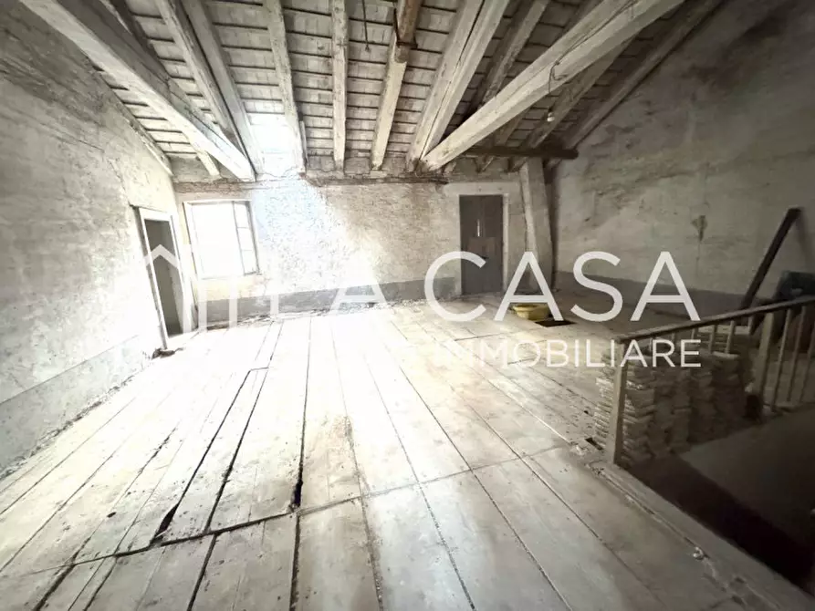 Immagine 29 di Palazzo in vendita  in piazza castello a Valvasone Arzene