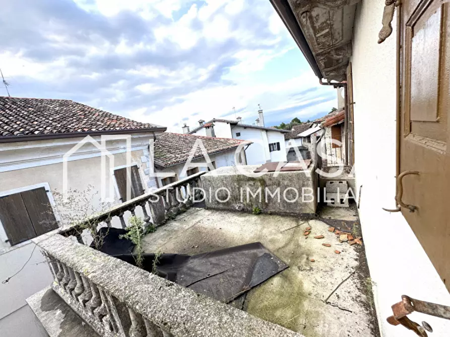 Immagine 30 di Palazzo in vendita  in piazza castello a Valvasone Arzene