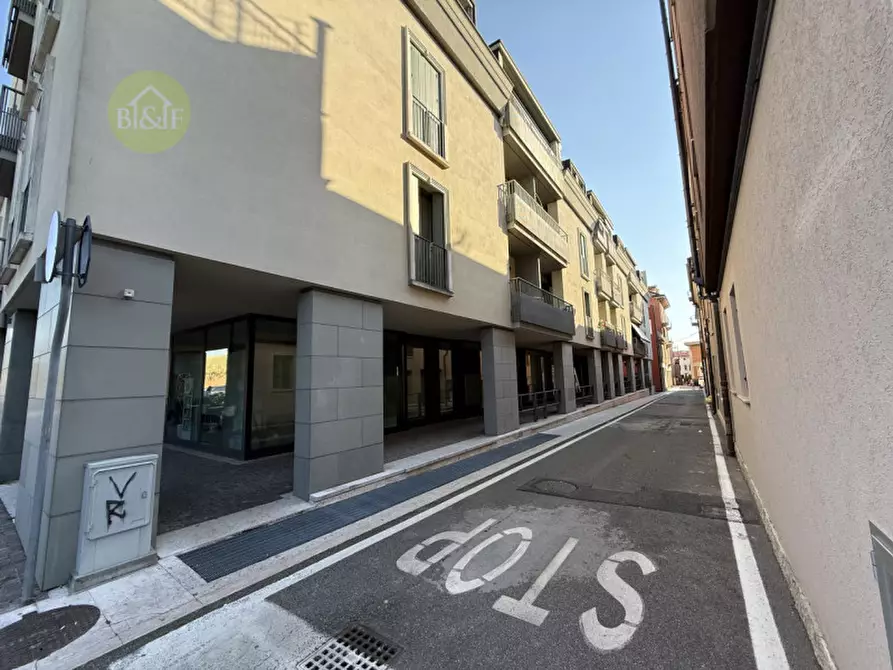 Immagine 21 di Appartamento in vendita  in Piazzetta Don Walter Soave 12 a Legnago