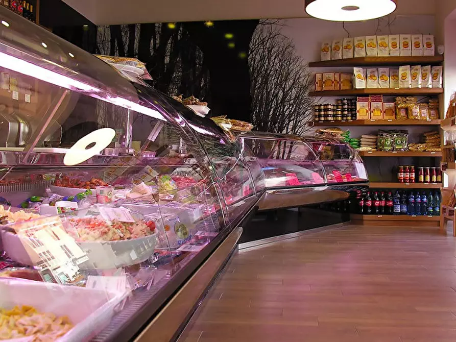 Immagine 2 di Negozio in affitto  in Corso Dante Alighieri a Illasi