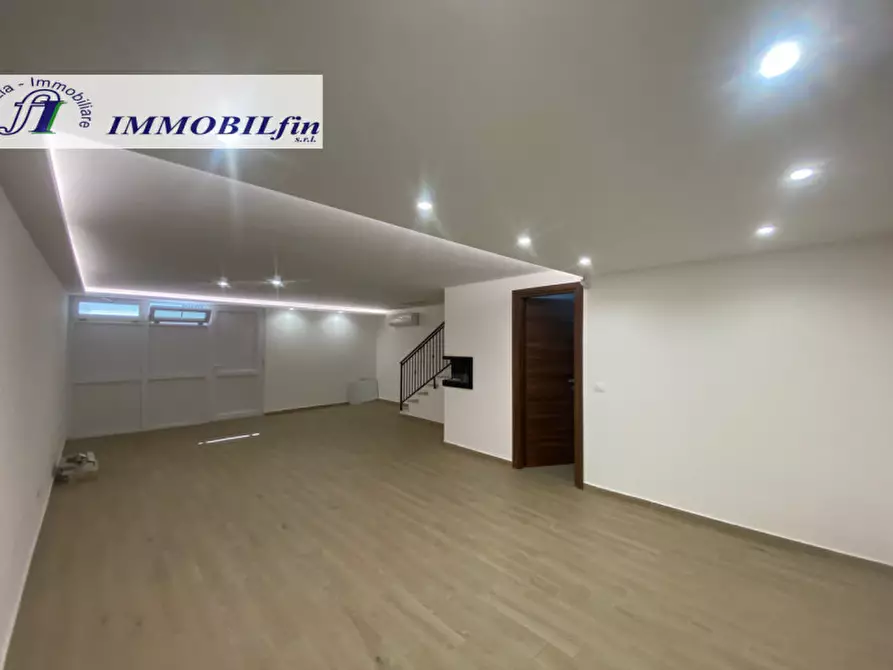 Immagine 28 di Villetta a schiera in vendita  in Via Alcide De Gasperi a Villabate