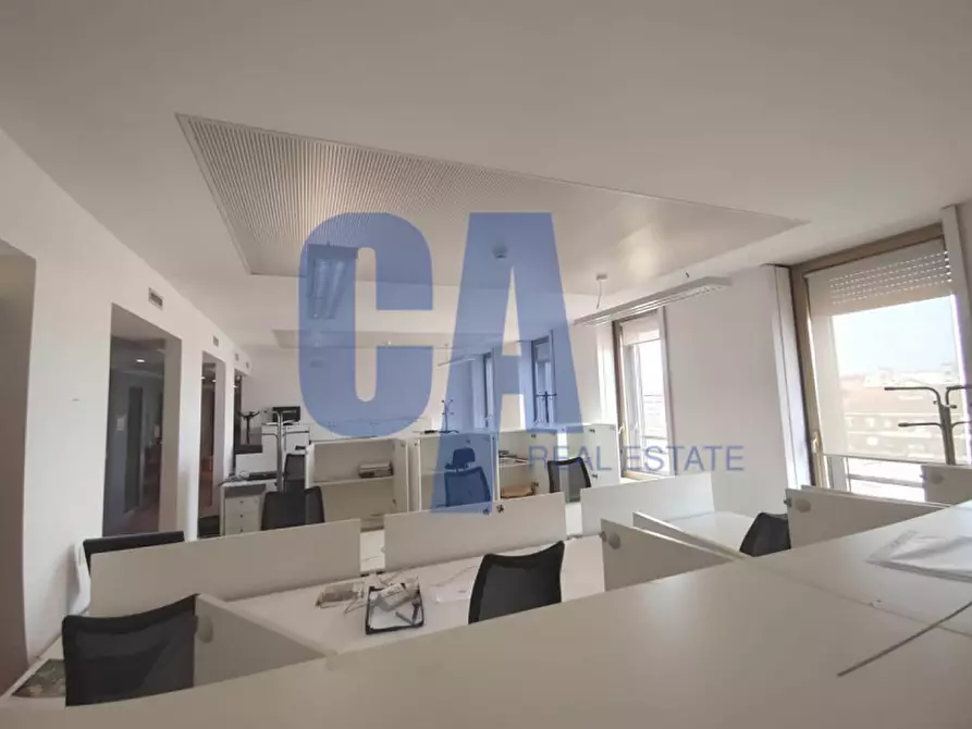 Immagine 1 di Ufficio in affitto  in PIAZZA MONTE TITANO a Milano