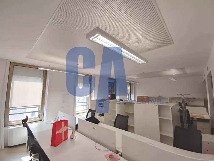 Immagine 8 di Ufficio in affitto  in PIAZZA MONTE TITANO a Milano