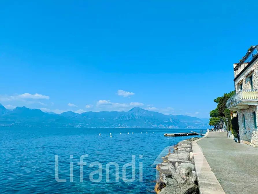 Immagine 3 di Rustico / casale in vendita  a Torri Del Benaco