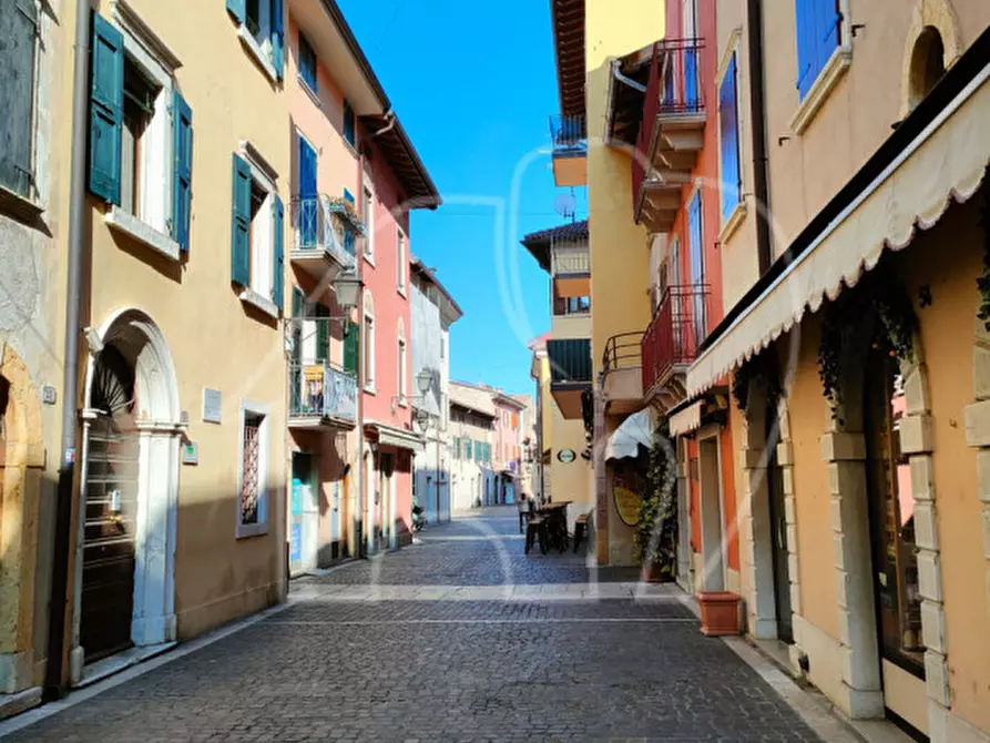 Immagine 4 di Rustico / casale in vendita  a Torri Del Benaco