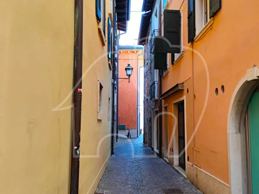 Immagine 5 di Rustico / casale in vendita  a Torri Del Benaco