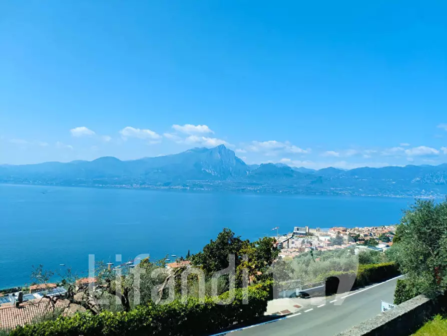 Immagine 6 di Rustico / casale in vendita  a Torri Del Benaco