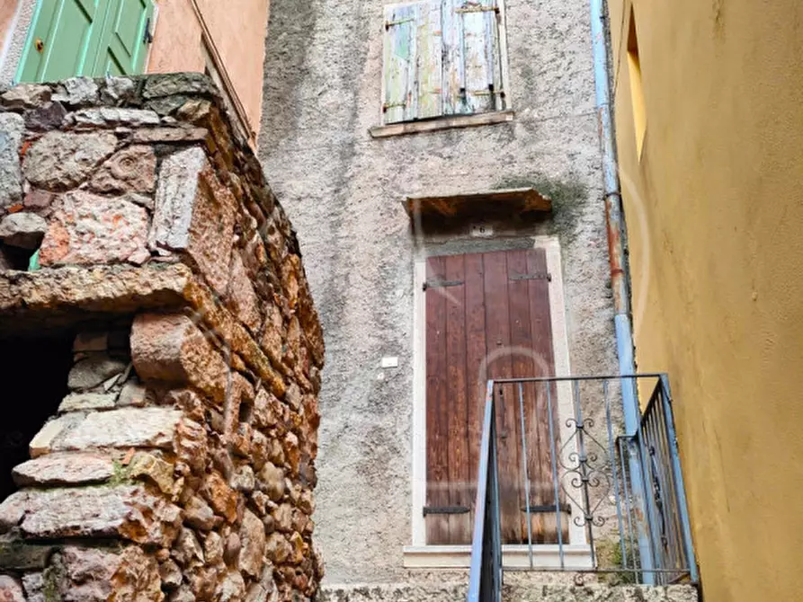 Immagine 7 di Rustico / casale in vendita  a Torri Del Benaco