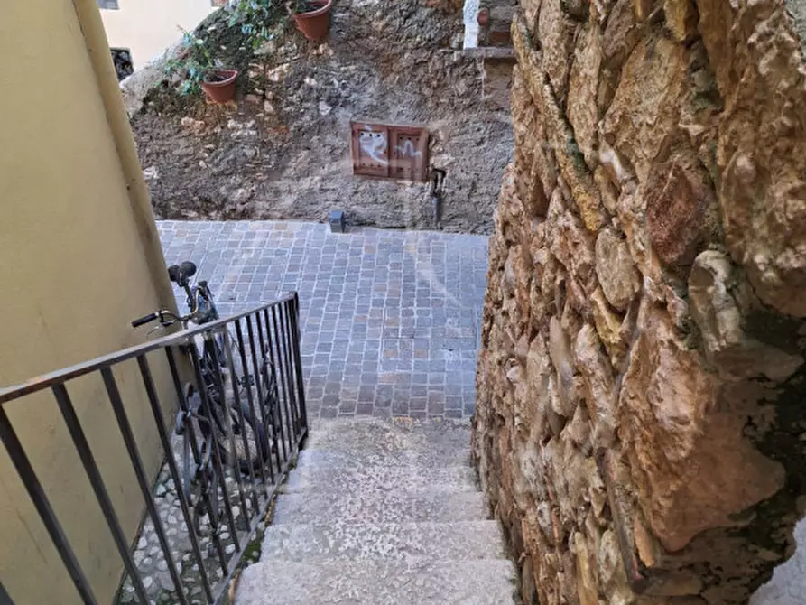 Immagine 8 di Rustico / casale in vendita  a Torri Del Benaco