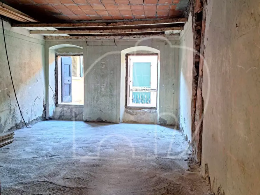 Immagine 14 di Rustico / casale in vendita  a Torri Del Benaco