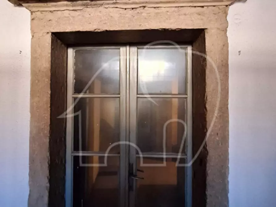 Immagine 19 di Rustico / casale in vendita  a Torri Del Benaco