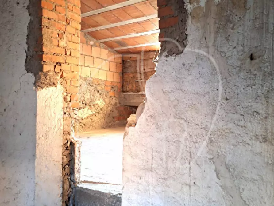 Immagine 21 di Rustico / casale in vendita  a Torri Del Benaco