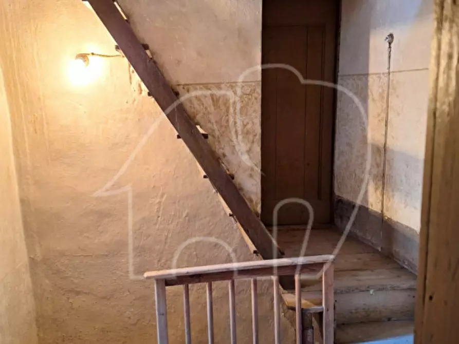 Immagine 23 di Rustico / casale in vendita  a Torri Del Benaco