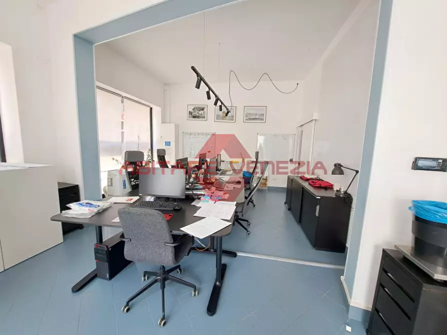 Immagine 1 di Negozio in vendita  in Campo Stringari a Venezia