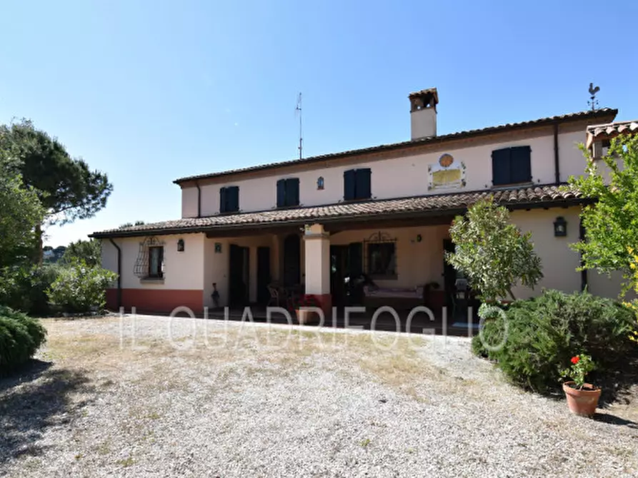 Immagine 1 di Villa in vendita  a Cesena