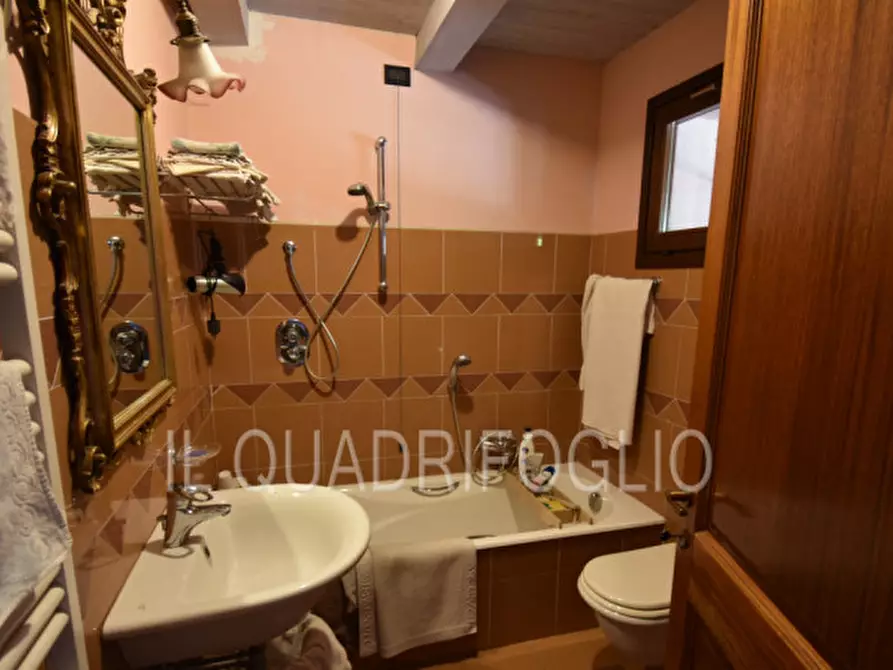 Immagine 13 di Villa in vendita  a Cesena