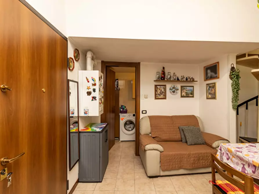 Immagine 8 di Appartamento in vendita  in Via Borgo delle Noci a Civate