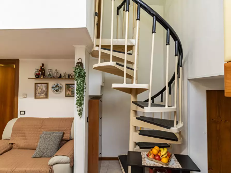 Immagine 18 di Appartamento in vendita  in Via Borgo delle Noci a Civate