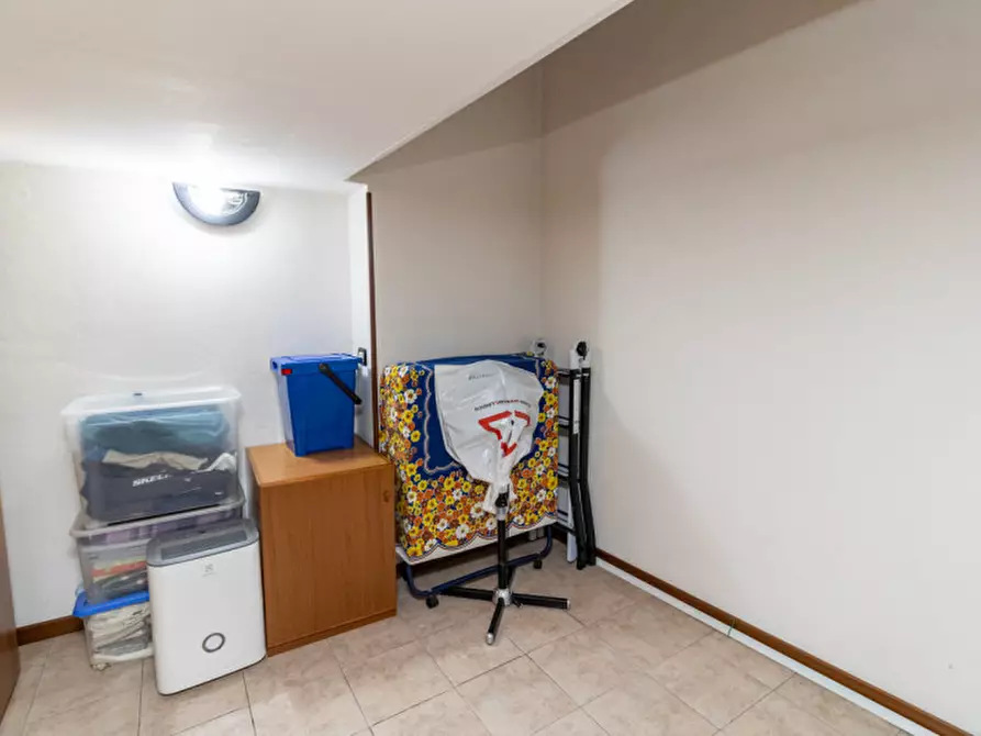 Immagine 19 di Appartamento in vendita  in Via Borgo delle Noci a Civate