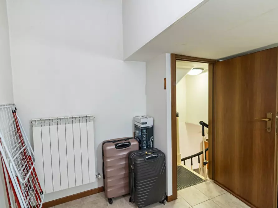 Immagine 20 di Appartamento in vendita  in Via Borgo delle Noci a Civate