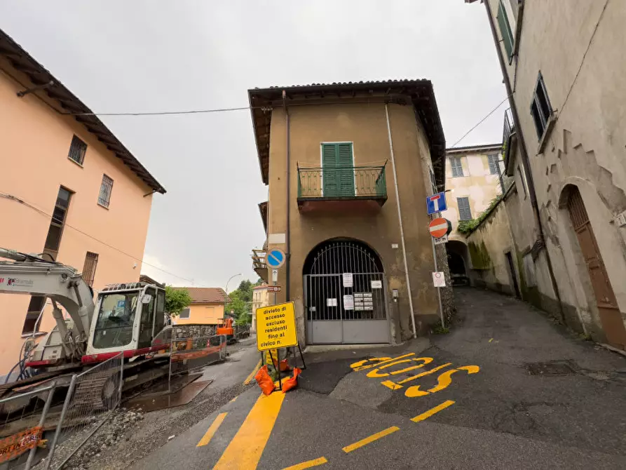 Immagine 27 di Appartamento in vendita  in Via Borgo delle Noci a Civate