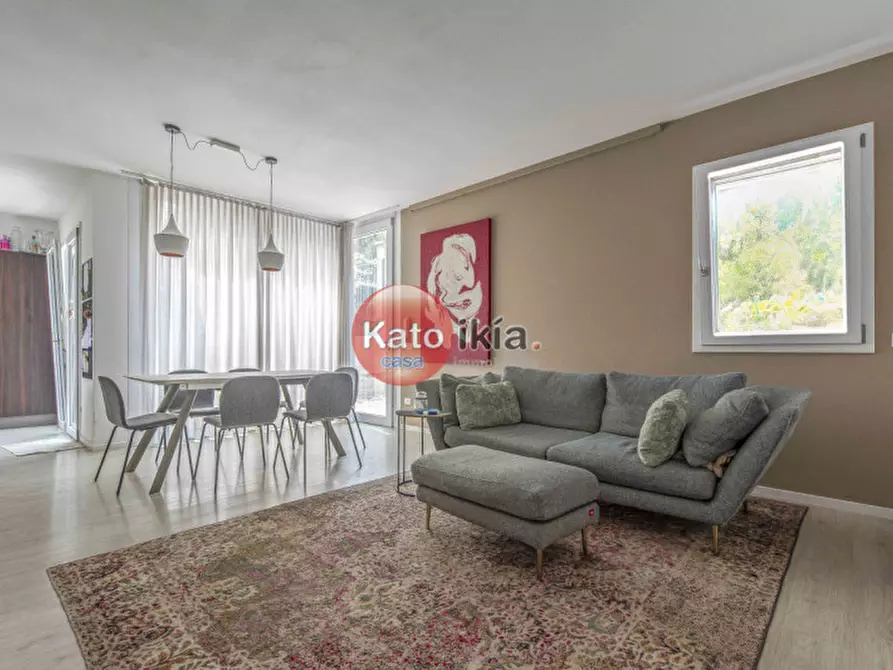 Immagine 1 di Casa bifamiliare in vendita  in Via IV Novembre a Creazzo