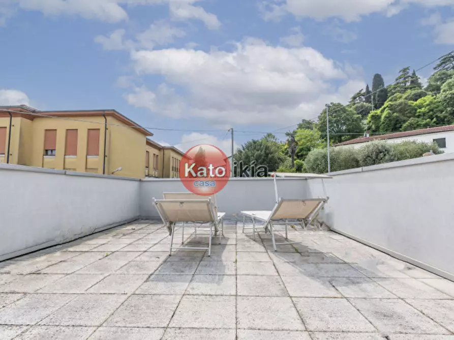 Immagine 17 di Casa bifamiliare in vendita  in Via IV Novembre a Creazzo